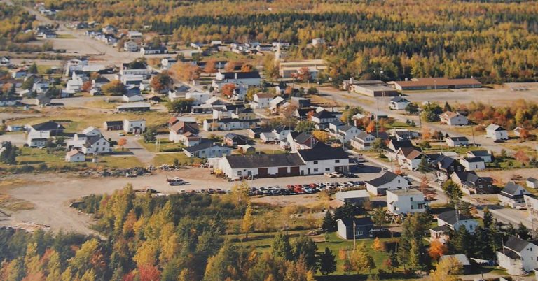 Lire la suite à propos de l’article Un village qui rêvait d’être une ville..